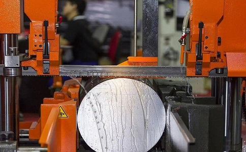 辰溪立式金属带锯床切削出现跑带故障解决方法！